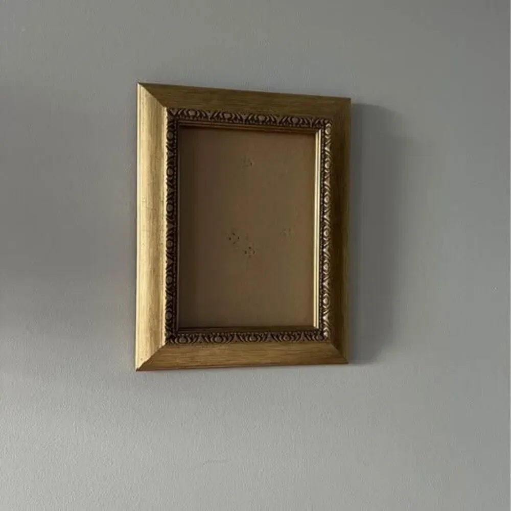 5 x 7 Gold-colored Frame